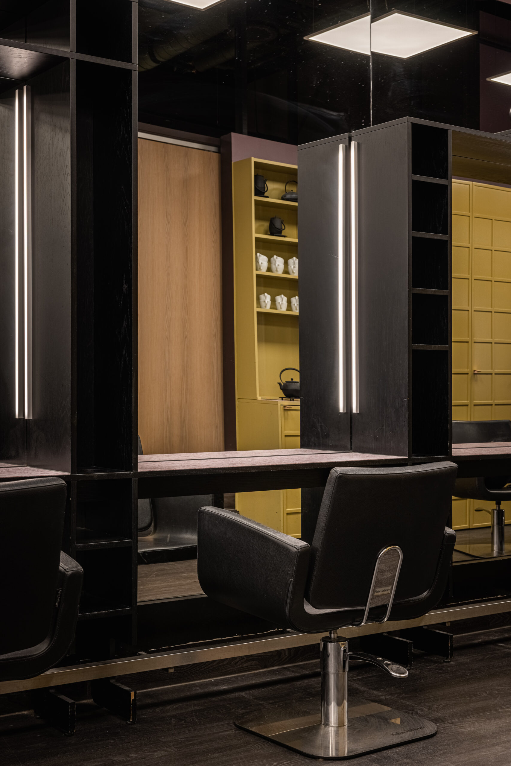 Adam og Evas frisørsalong i Sandvika.